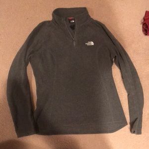 Half Zip North Face pullover